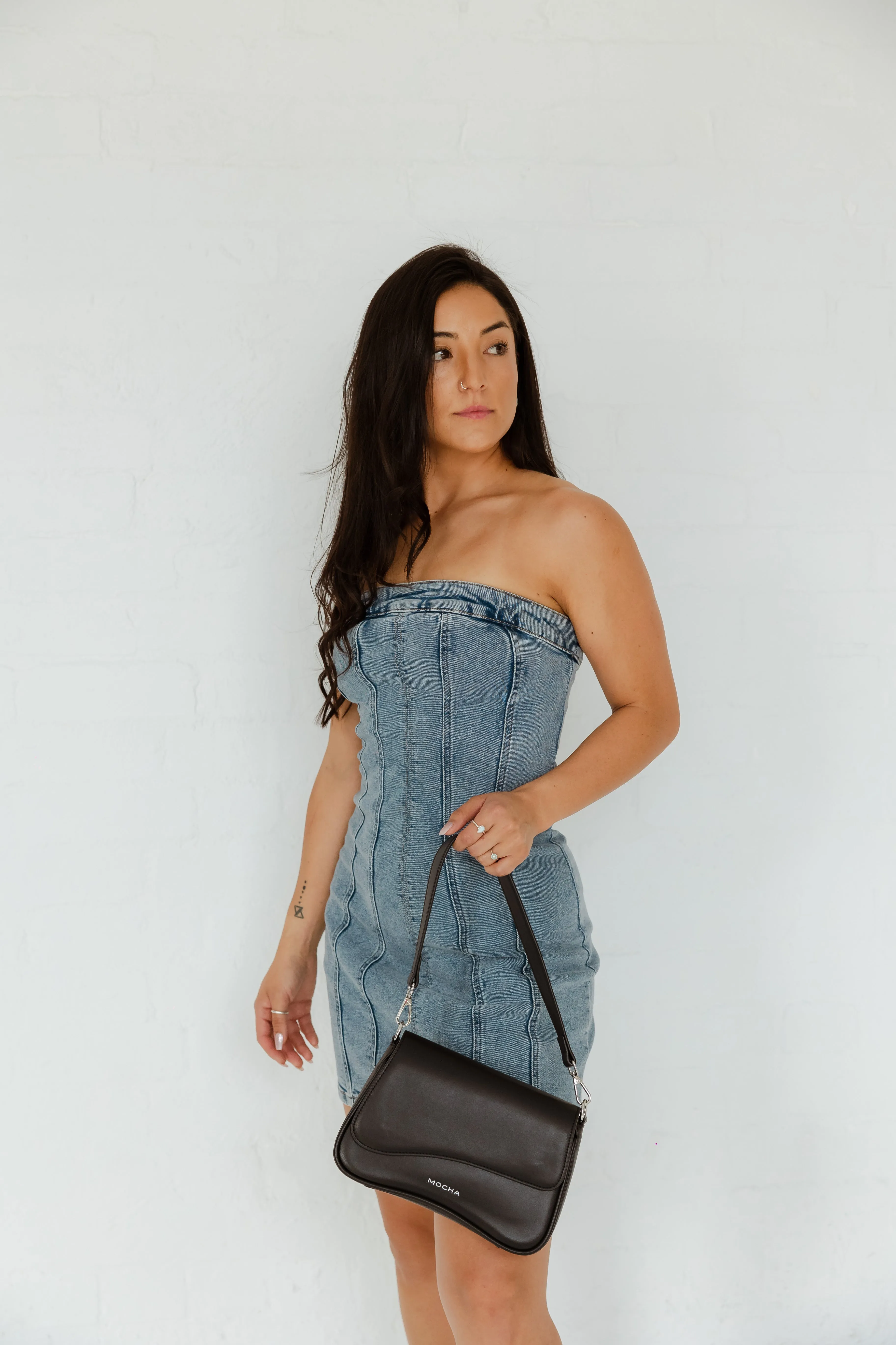 Mocha Zoe Wavy Crossbody Bag- Black