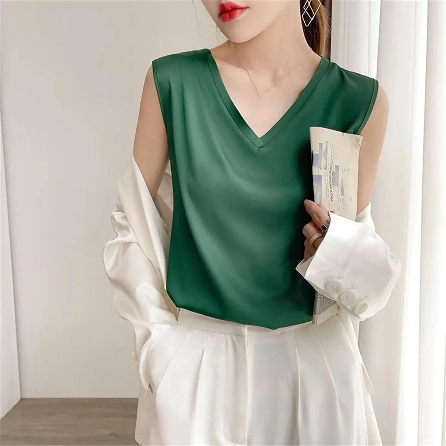 Women's Silk Sleeveless Camisole Loose Silk Satin Camisole Tank Tops for Women Trendy
