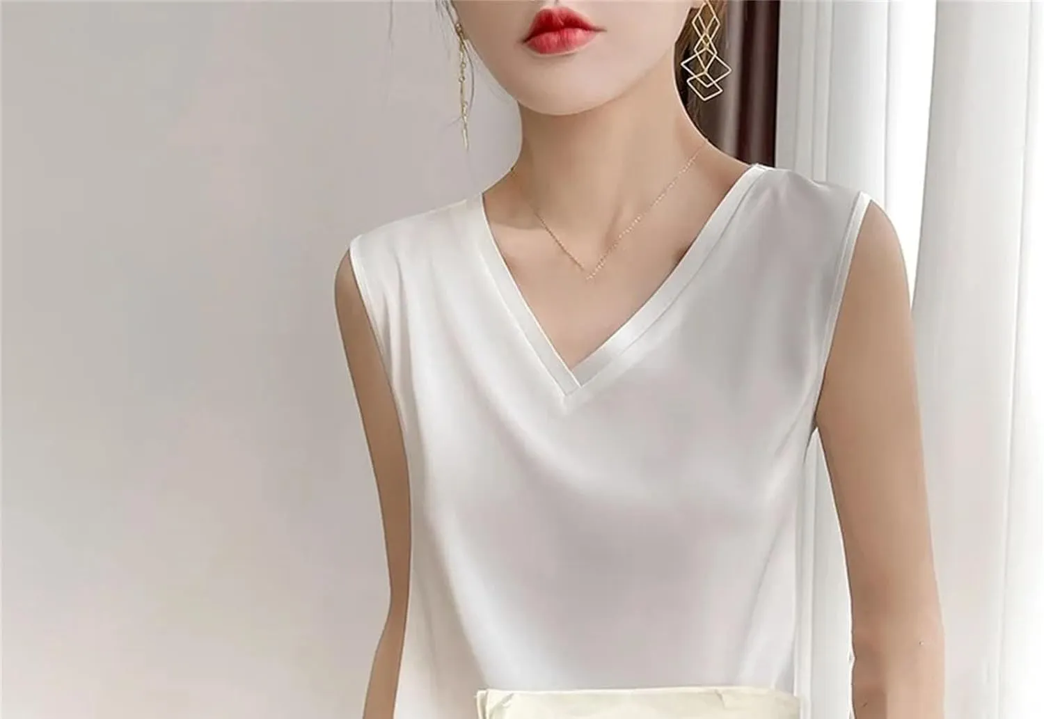 Women's Silk Sleeveless Camisole Loose Silk Satin Camisole Tank Tops for Women Trendy